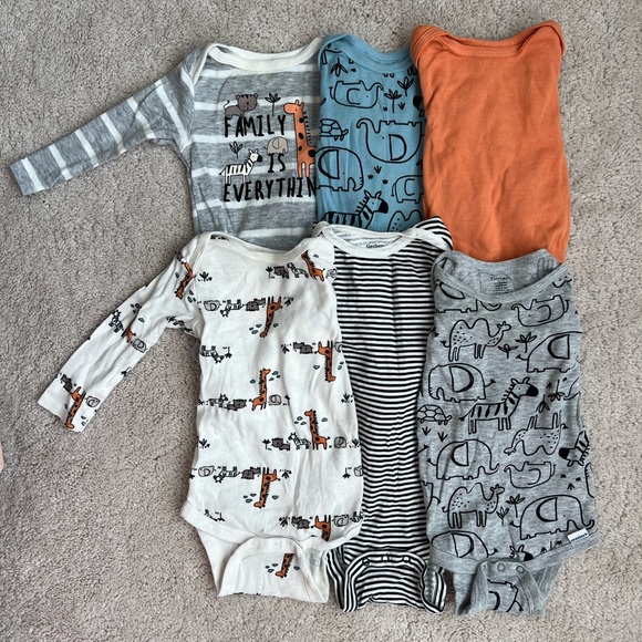 Gerber Long Sleeve Onesies - Picture 1 of 2